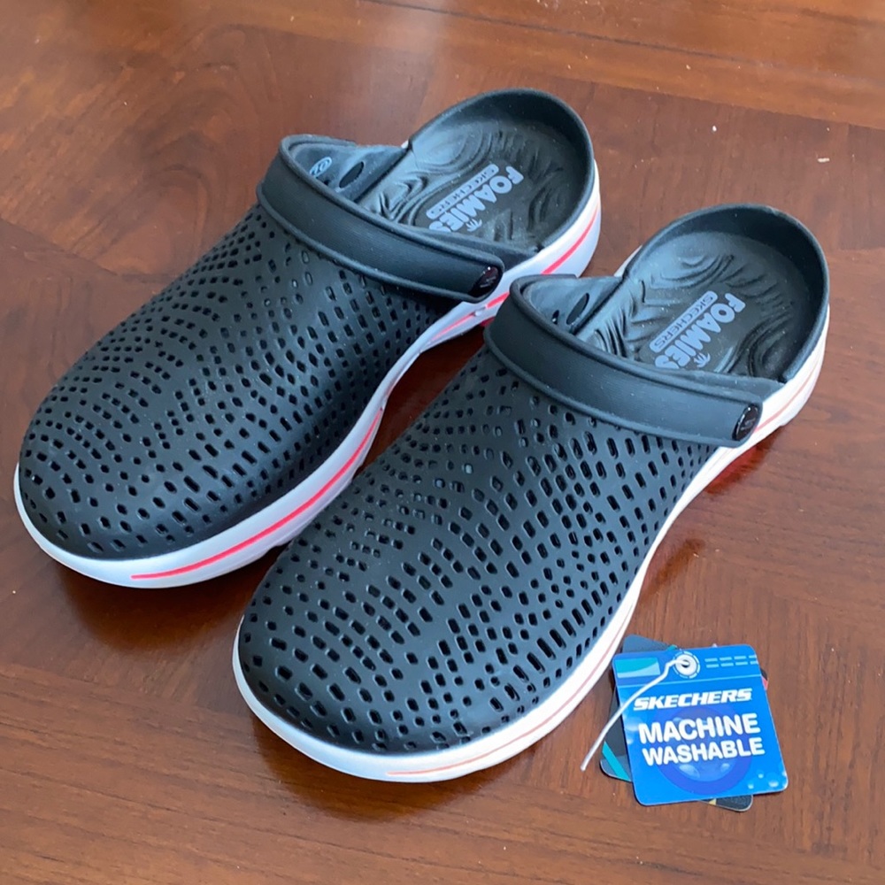 Skechers